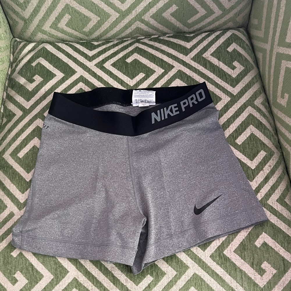 EUC Gray Nike Spandex Volleyball Shorts Small